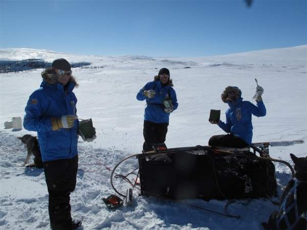 Lunch stop in the snow